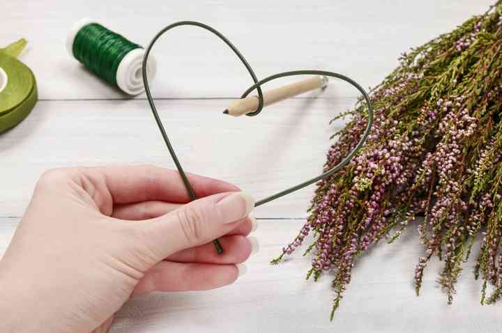 DIY: corazón de flores para decorar su matrimonio